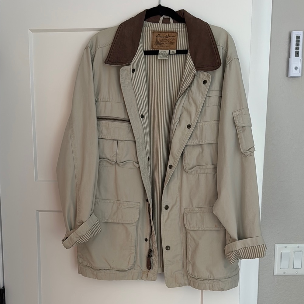 Vintage Men’s Military Field Jacket in Beige with Brown Collar